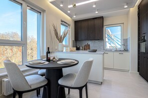 Kühlschrank, Ofen, Herdplatte, Geschirrspüler