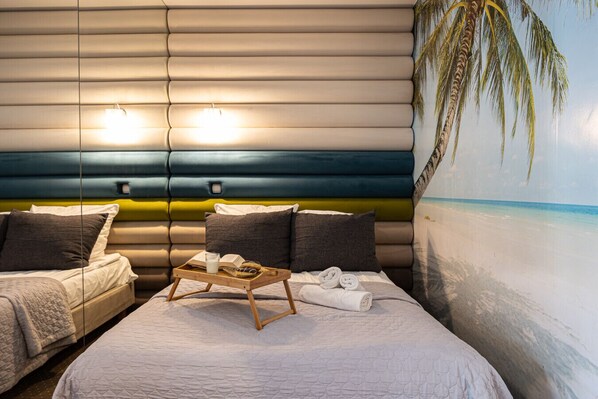 Iron/ironing board, WiFi, bed sheets