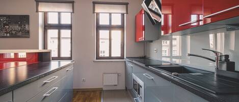 Fridge, microwave, oven, stovetop