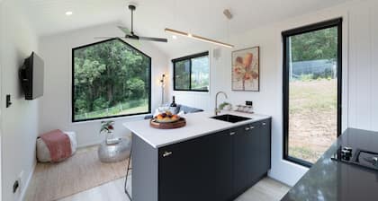 Luxury Hinterland Tiny Home | Secluded Romantic Escape with Stunning Views