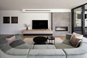 Smart TV, fireplace, video games, ping pong