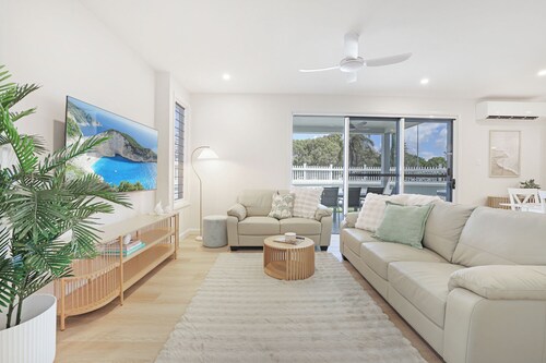 Coastal & Centrally located 3-bedroom House, Pet-friendly in delightful Bargara!