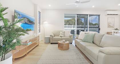 Coastal & Centrally located 3-bedroom House, Pet-friendly in delightful Bargara!