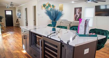 Charming Getaway in the Heart of RVA-No Cleaning Fee