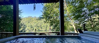 Great Fall pricing! Magical Views & Peaceful Vibes; private dock, kayaks, firepit, office!