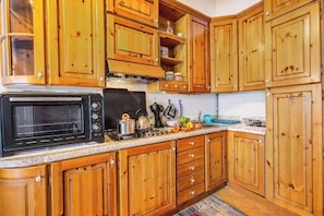 Family Apartment, 1 Bedroom, Terrace, Mountainside (Isola Bella: Lake Maggiore view) | Private kitchen - Isola Bella: Lake Maggiore View Terrace in Stresa (Stresa)