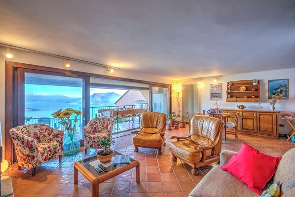 Family Apartment, 1 Bedroom, Mountainside (Isola Bella View Stresa) | View from room