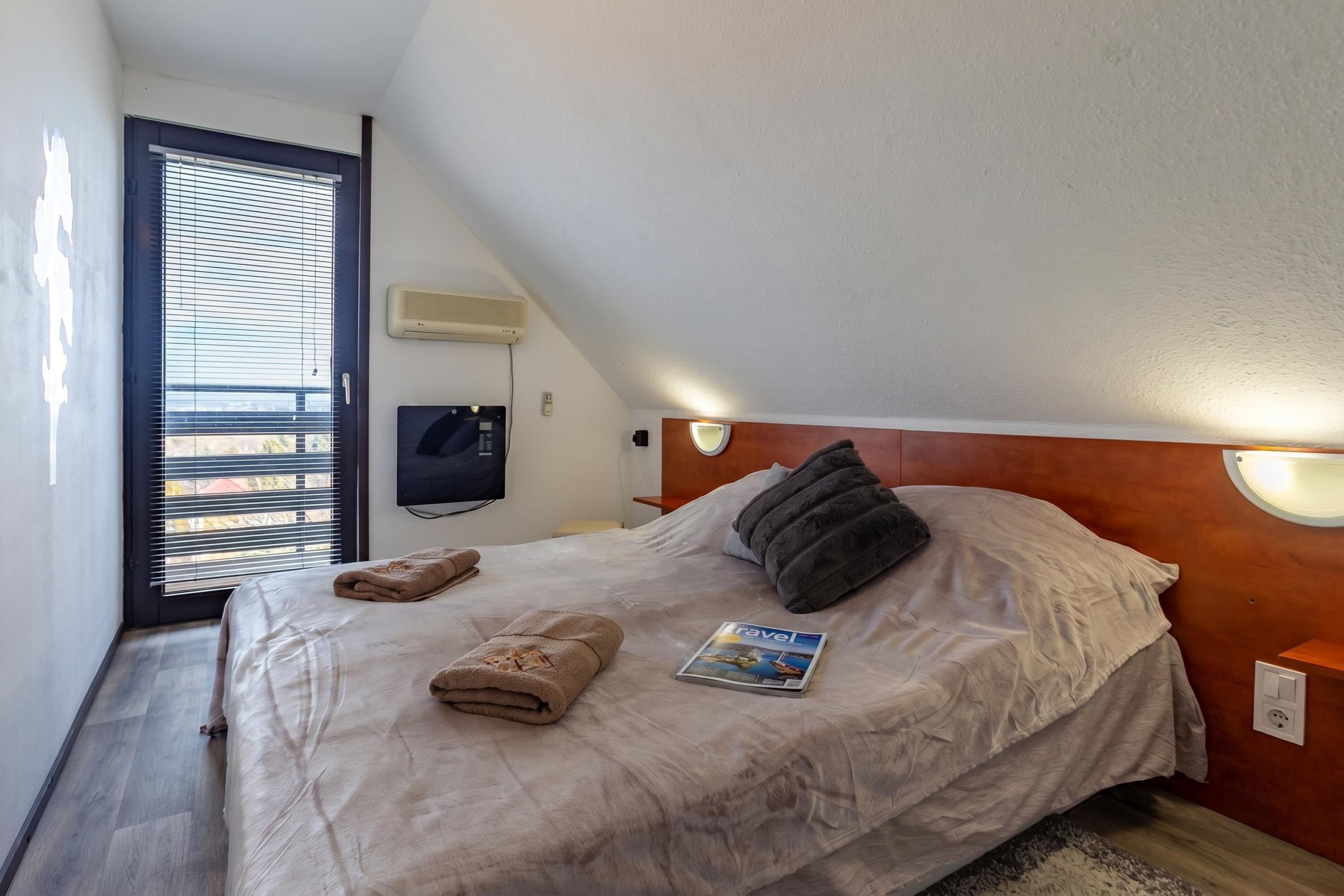 منزل عادي - عدة غرف نوم - بالقرب من الجبل (Karesz Holiday Home) | 2 عدّة غرف نوم وواي فاي مجانًا وملاءات أسرّة