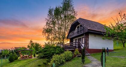 Karesz Holiday Home /w Terrace & Garden