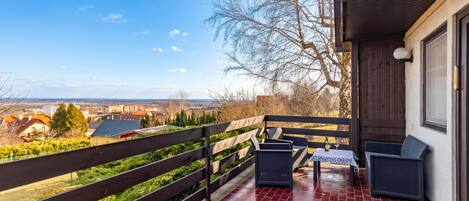 Standard House, Multiple Bedrooms, Mountainside (Karesz Holiday Home) | Outdoor dining