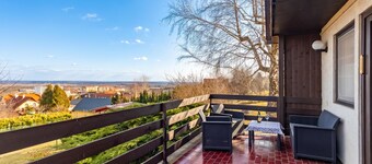 Karesz Holiday Home
