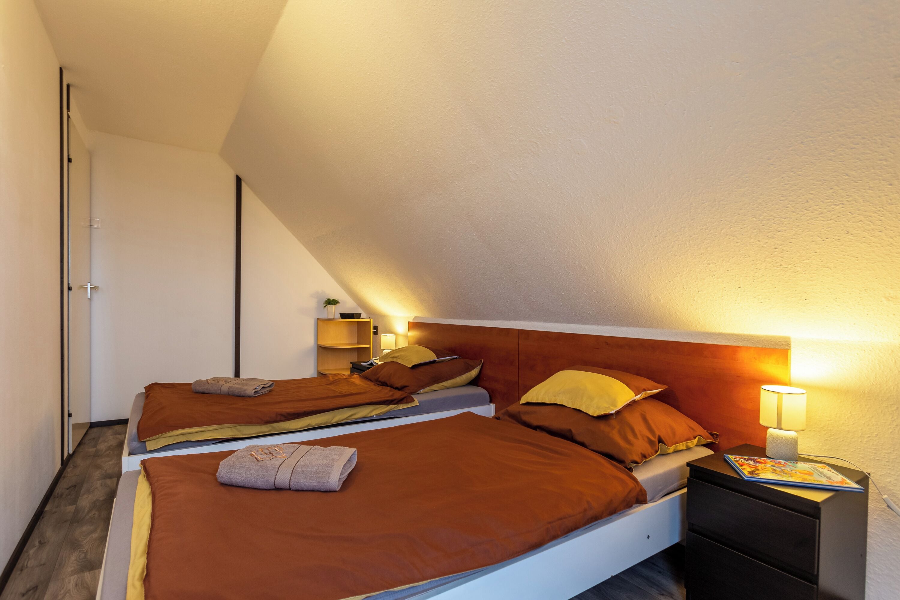 منزل عادي - عدة غرف نوم - بالقرب من الجبل (Karesz Holiday Home) | 2 عدّة غرف نوم وواي فاي مجانًا وملاءات أسرّة
