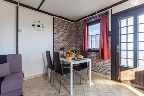 Standard House, Multiple Bedrooms, Mountainside (Karesz Holiday Home) | Dining - Karesz Holiday Home (Zalakaros)