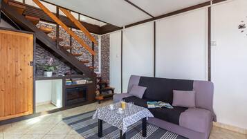 Rumah Standar, beberapa kamar, tepi gunung (Karesz Holiday Home) | Area keluarga | Televisi layar datar 21-inci dengan saluran TV kabel