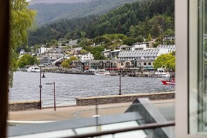 Interior - Ben Lomond 3 -Top-Floor Lakeshore Apartment (Queenstown)