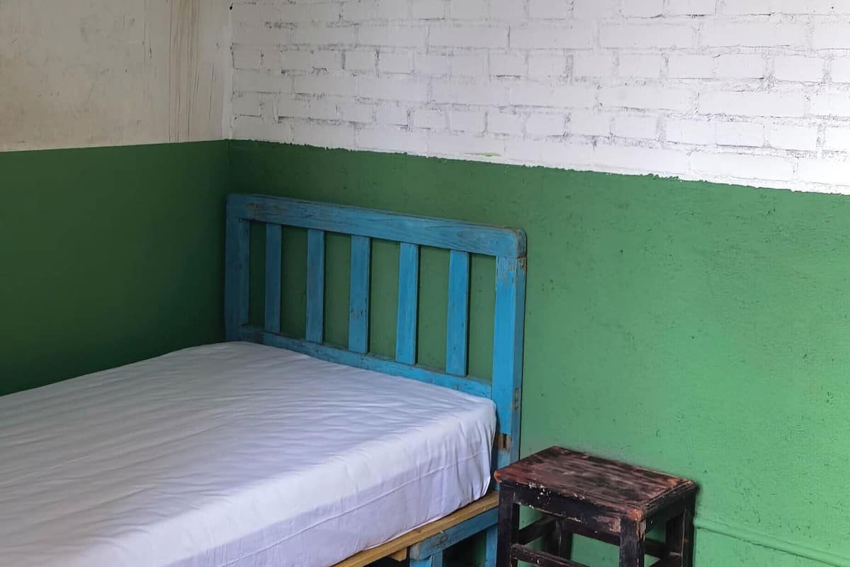 Standard Single Room, Lanai, Courtyard View | Desk, laptop workspace, free WiFi, bed sheets