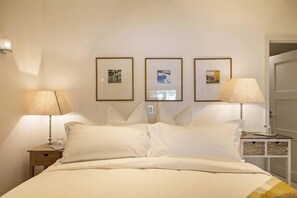 3 chambres, fer et planche à repasser, Wi-Fi, literie fournie