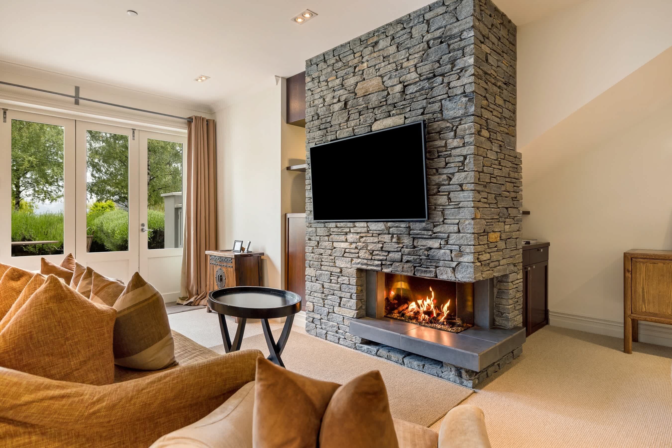 TV, fireplace, offices