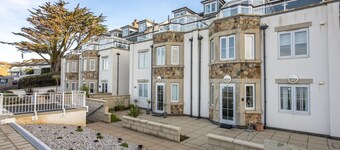 Bay View, Compass Point -  an apartment that sleeps 4 guests  in 2 bedrooms