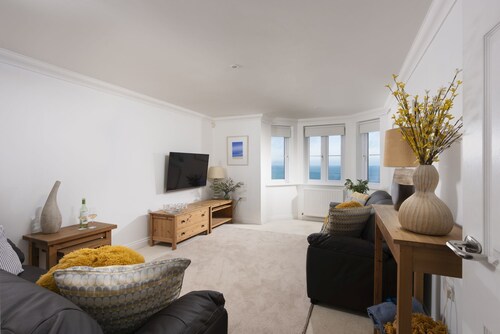 Bay View, Compass Point- Sea View & Parking