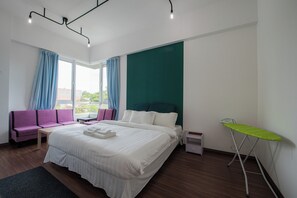 3 chambres, fer et planche à repasser, Wi-Fi, draps fournis