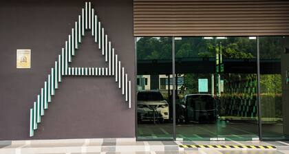 Comfortable 3-bedroom condo with WiFi, AC in wonderful Sandakan Nature City