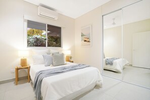 4 chambres, fer et planche à repasser, Wi-Fi, draps fournis