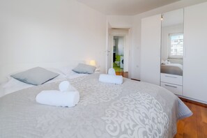 2 bedrooms, laptop workspace, free WiFi, bed sheets