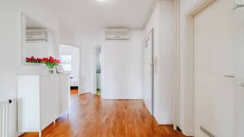 Family Apartment, 2 Bedrooms, Balcony (Cherry City Stay Apartment With) | Interior