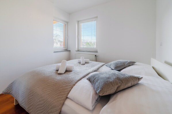 2 bedrooms, laptop workspace, free WiFi, bed sheets