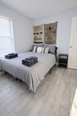 2 bedrooms, iron/ironing board, free WiFi, bed sheets