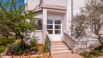 Apartment (Two Bedroom Apartment with Terrace (o) | Exterior