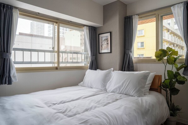 2 bedrooms, iron/ironing board, free WiFi