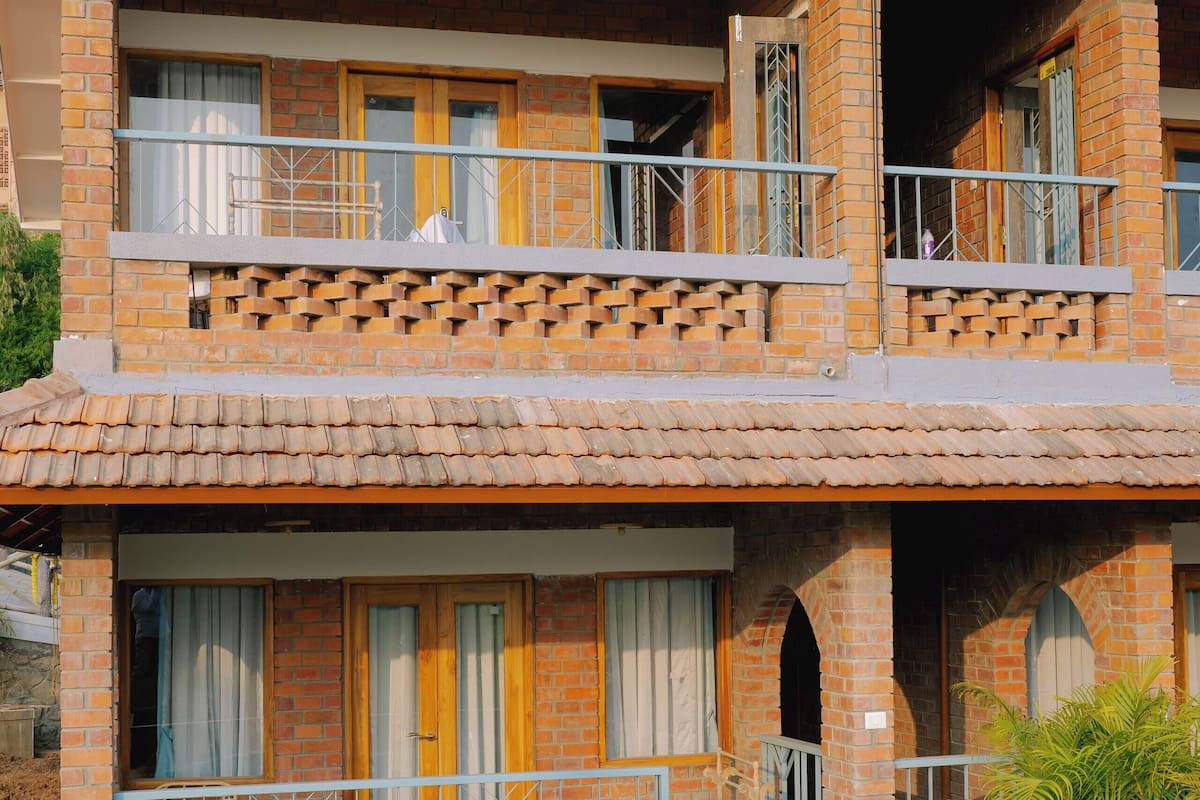 Dobbeltrom – deluxe | Sengetøy i egyptisk bomull, sengetøy av topp kvalitet og safe på rommet