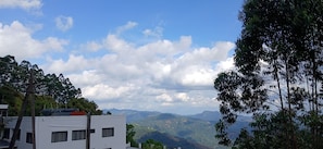 View from property - Veu Munnar Retreat (Devikolam)
