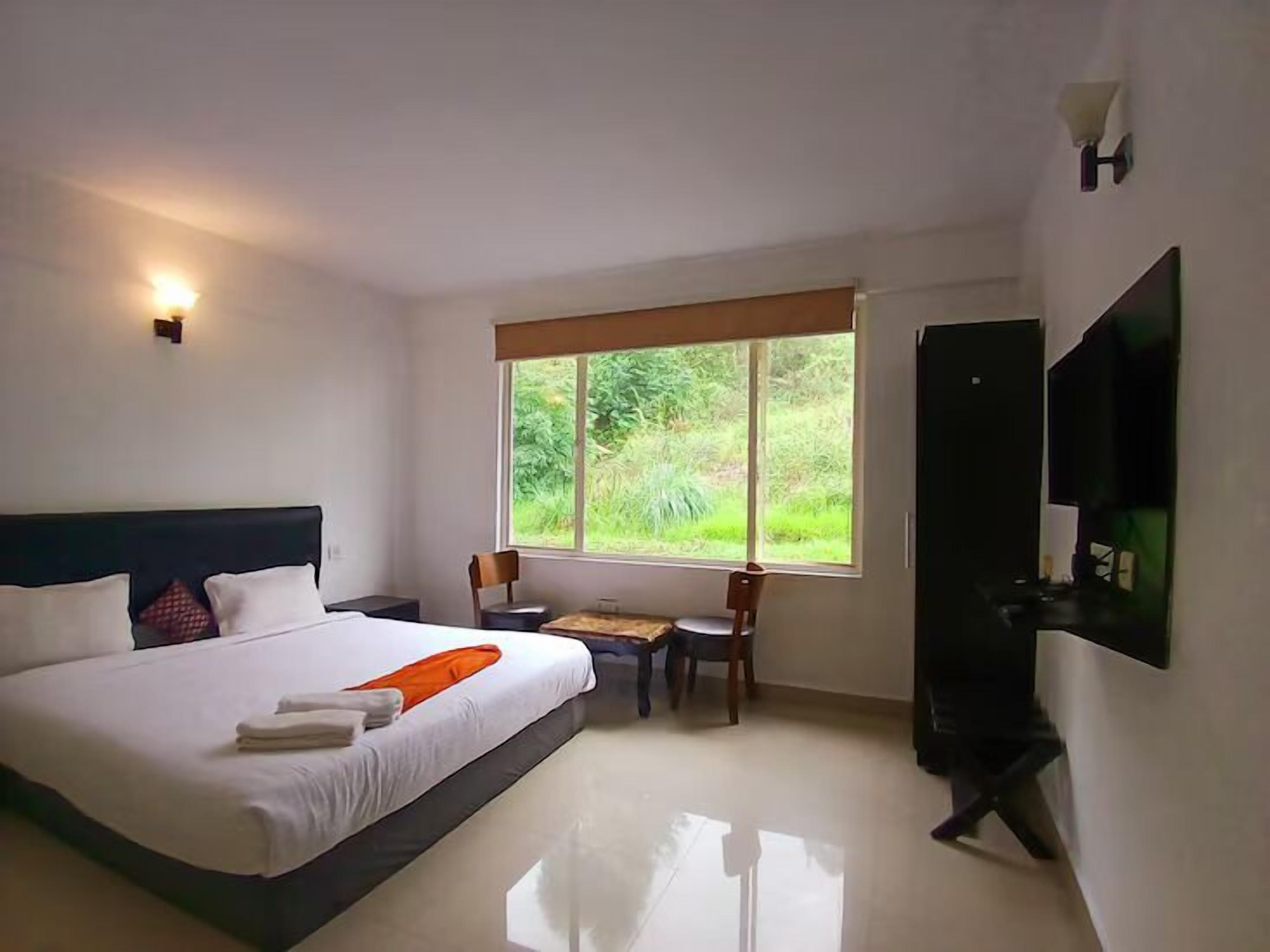 Deluxe Room, Valley View | Premium bedding, Select Comfort beds, desk, laptop workspace