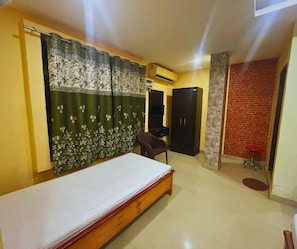 Deluxe Triple Room | Premium bedding, desk, laptop workspace, free WiFi