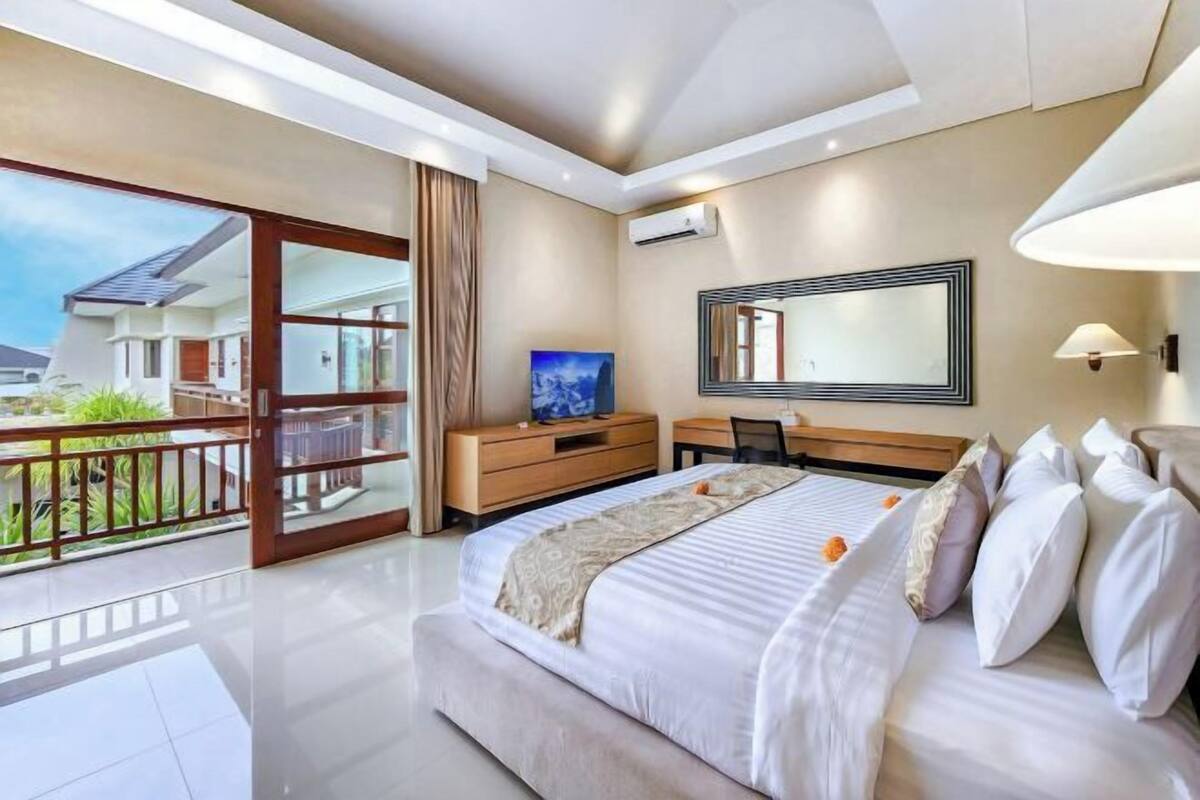 4 bedrooms, rollaway beds, free WiFi, bed sheets