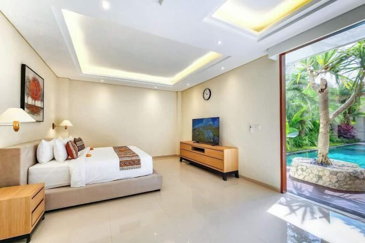4 bedrooms, rollaway beds, free WiFi, bed sheets