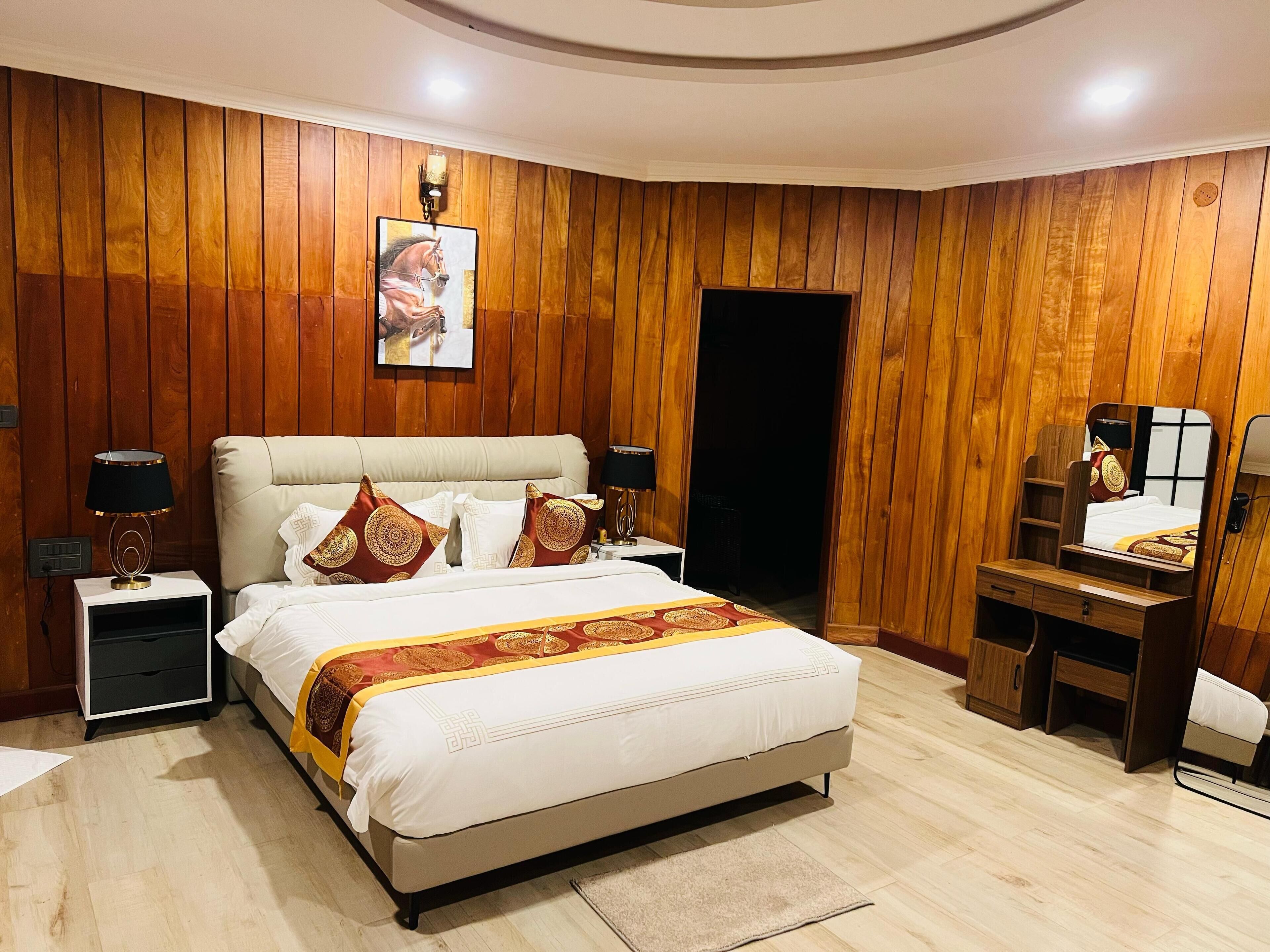 Luxury Double Room, Balcony, Garden View