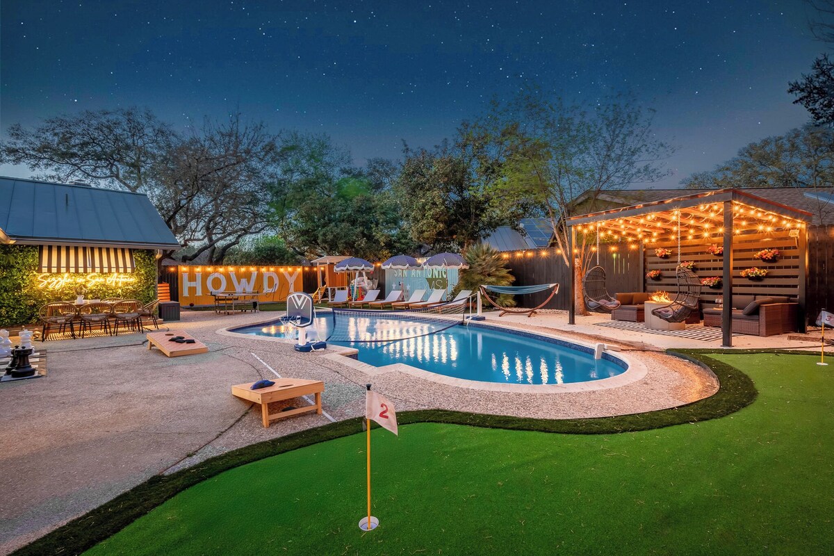 Spacious 5-bedroom Heated Pool with Spa, Movie Room, Golf + More