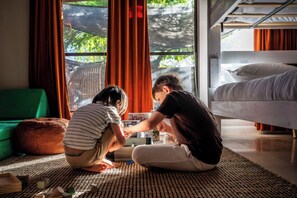 5 chambres, fer et planche à repasser, lit parapluie, Wi-Fi gratuit