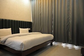 Premium Room | Free WiFi - Mountain Vista (Kasauli)