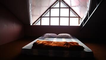 Deluxe Double Room, Smoking, Balcony | Desk, soundproofing, free WiFi