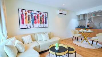 Økonomileilighet, balkong, byutsikt | Oppholdsområde