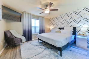 4 chambres, bureau, fer et planche à repasser, lit parapluie