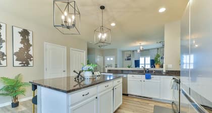 Entire Home-Beautiful 4BR, 3.5BA Retreat in Ankeny, Iowa 2 King Beds, Fenced, AC