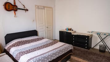 House, 4 Bedrooms, Smoking, Balcony | 4 bedrooms