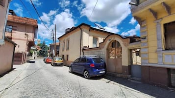 House, 4 Bedrooms, Smoking, Balcony | Exterior