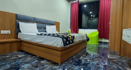 Hotel Shree Ram Bhagwan Orchha with WiFi, AC. Book your stay now